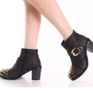 LILIANA NIB Tiler Black Buckle Gold Spike Ankle Zip Bootie